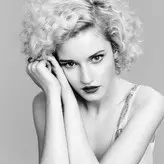 Julia Garner nude #0091