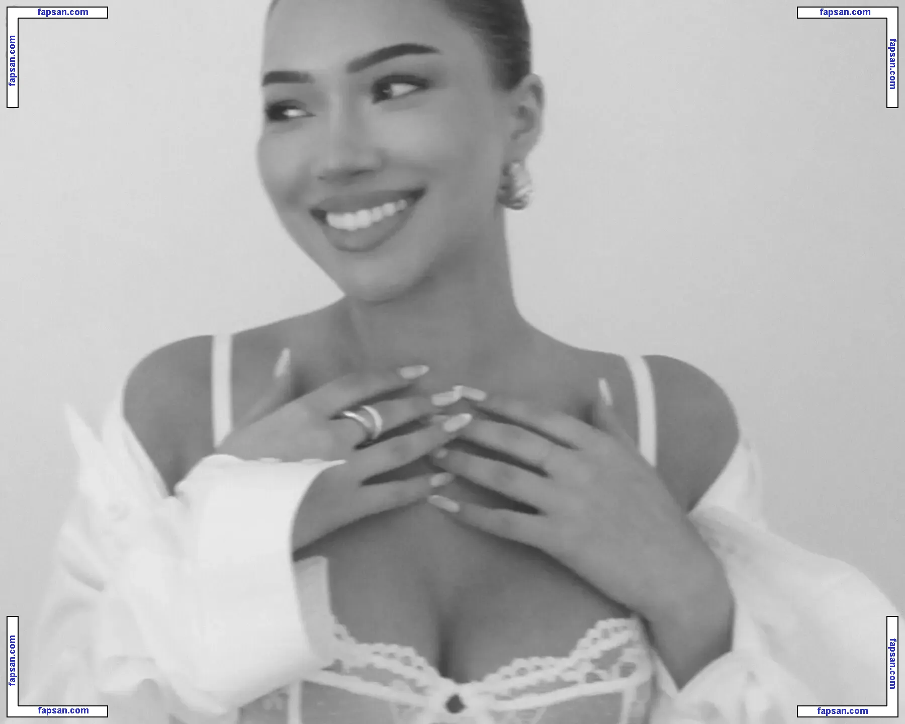 Julia Kelly nude photo #0901 from OnlyFans