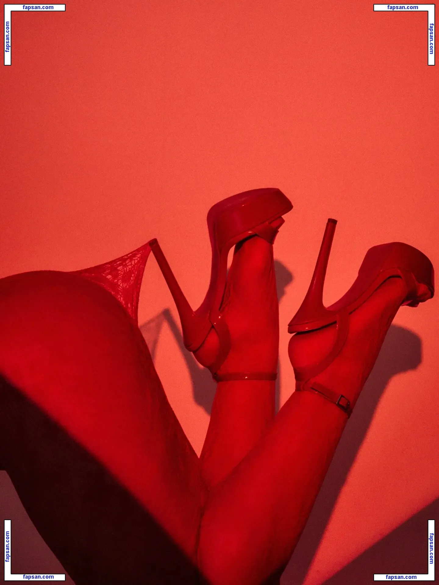 Julia Kelly nude photo #0915 from OnlyFans