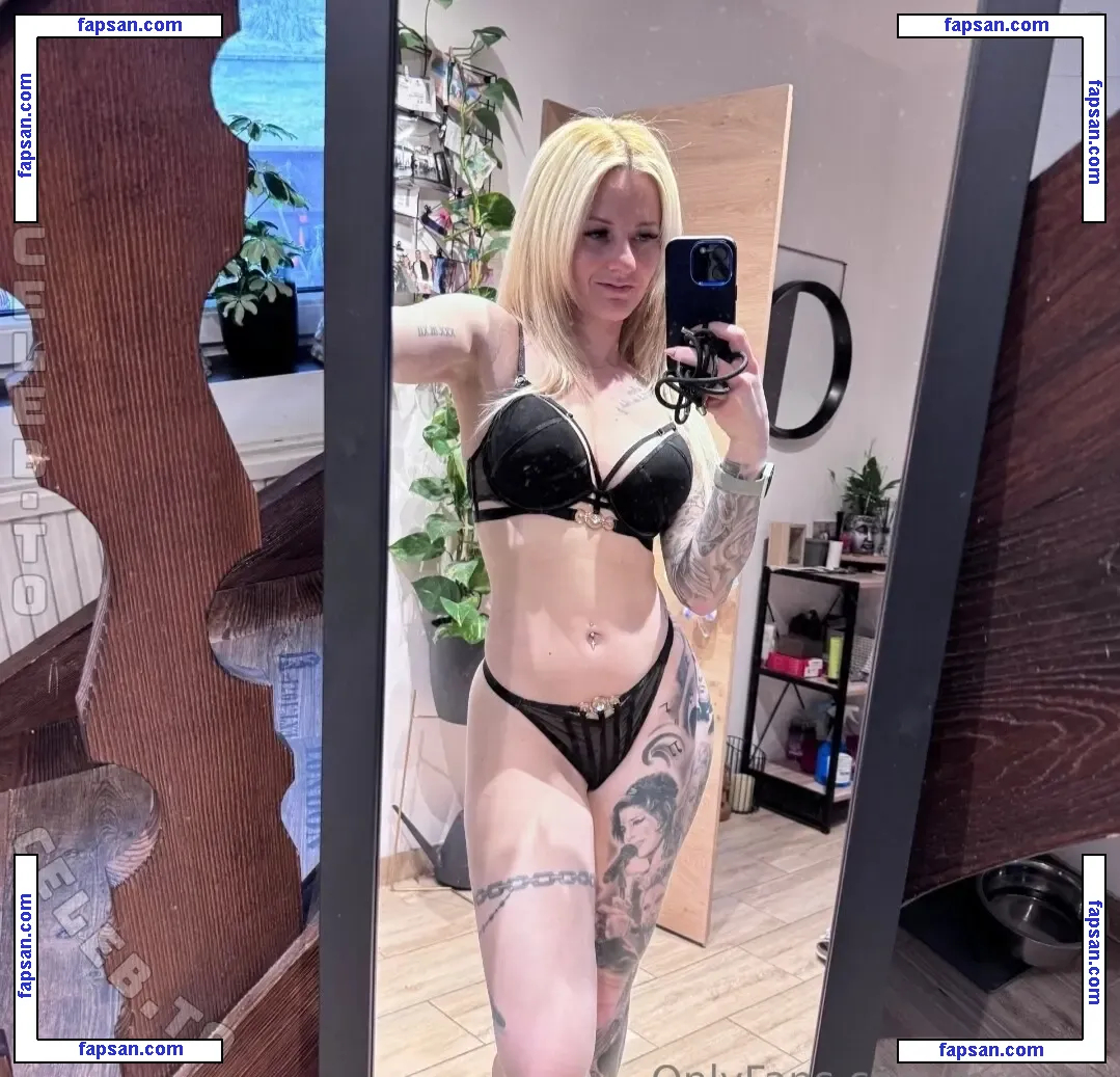 Julia Kern nude photo #0085 from OnlyFans