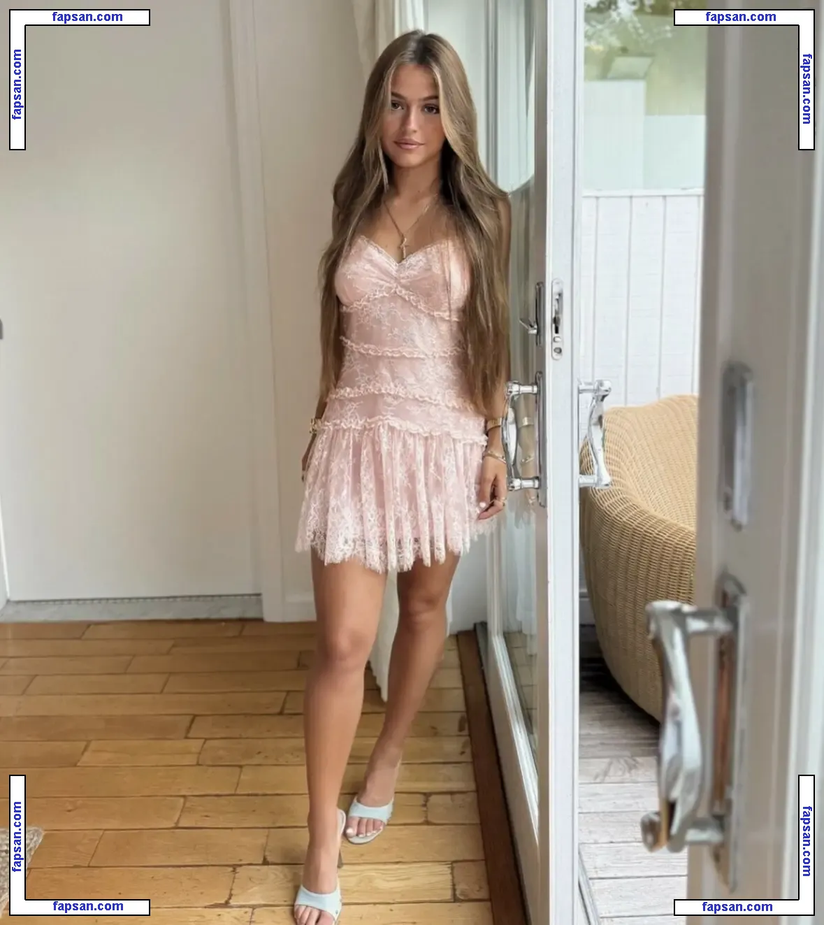 Julia Molinari голая фото #0002 с Онлифанс