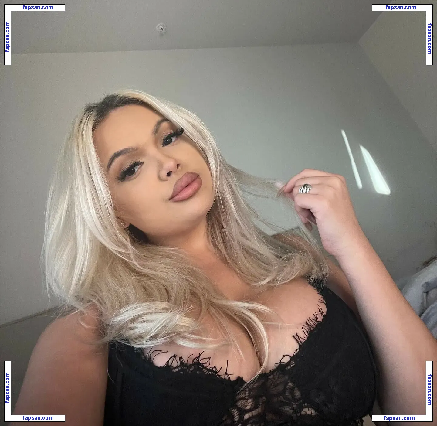 Julia Monroe nude photo #0004 from OnlyFans