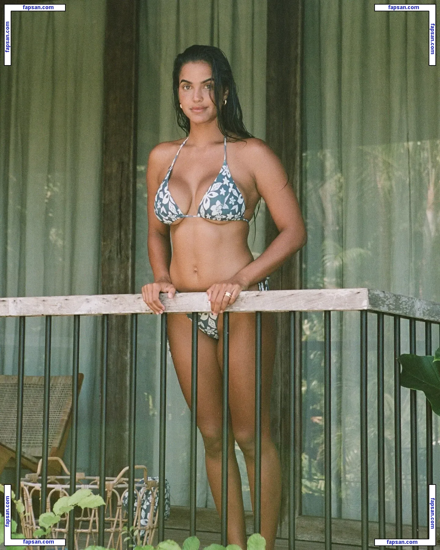 Julia Muniz Robinson nude photo #0031 from OnlyFans