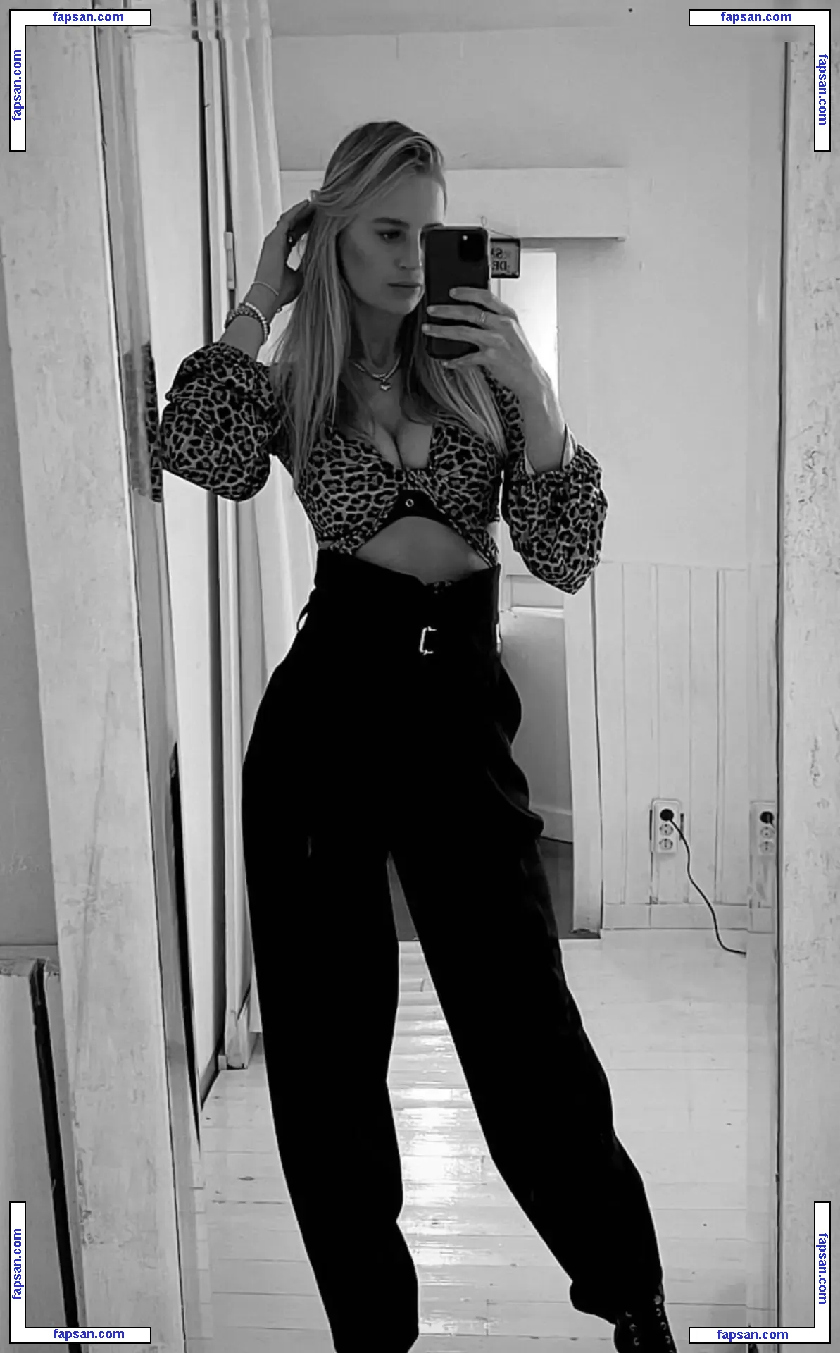 Julia Schacht nude photo #0018 from OnlyFans