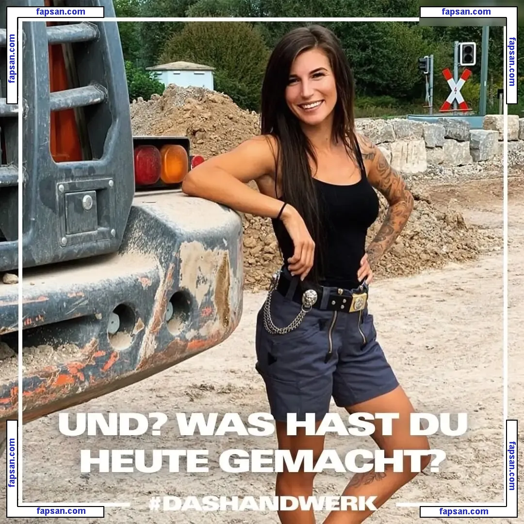 Julia Schäfer nude photo #0009 from OnlyFans