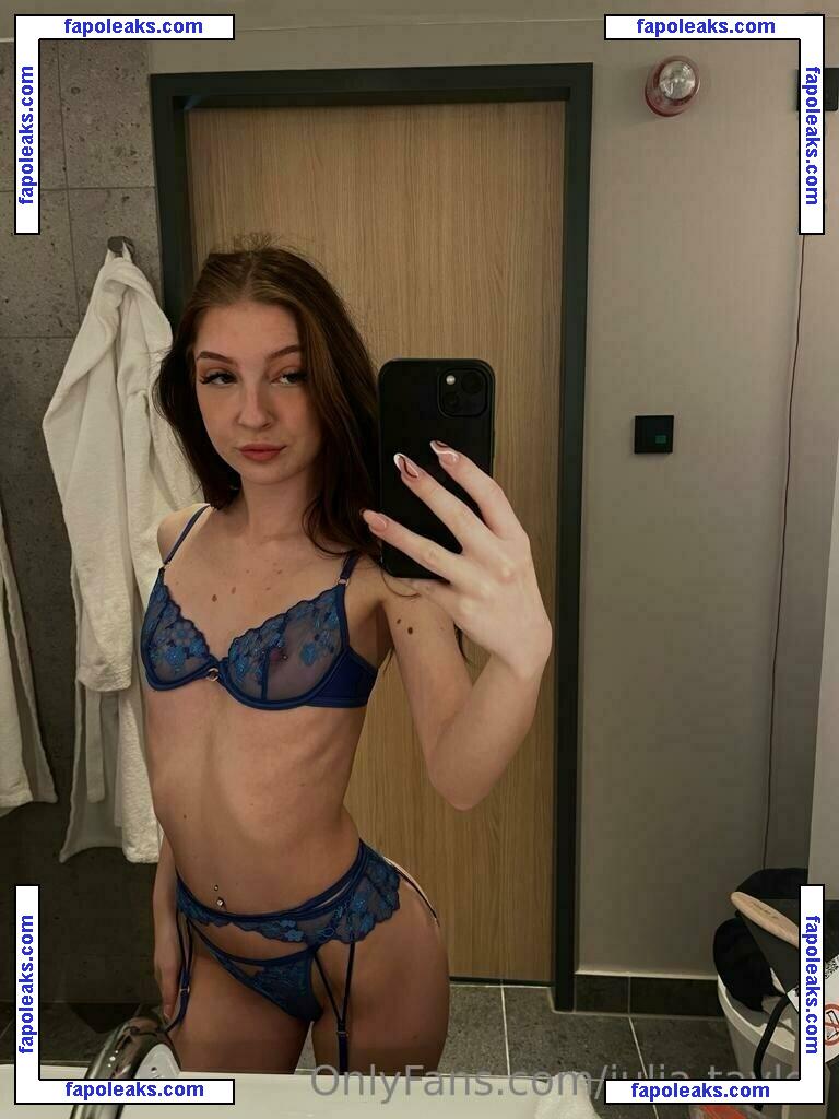 julia-taylor / juliataylorfit nude photo #0003 from OnlyFans