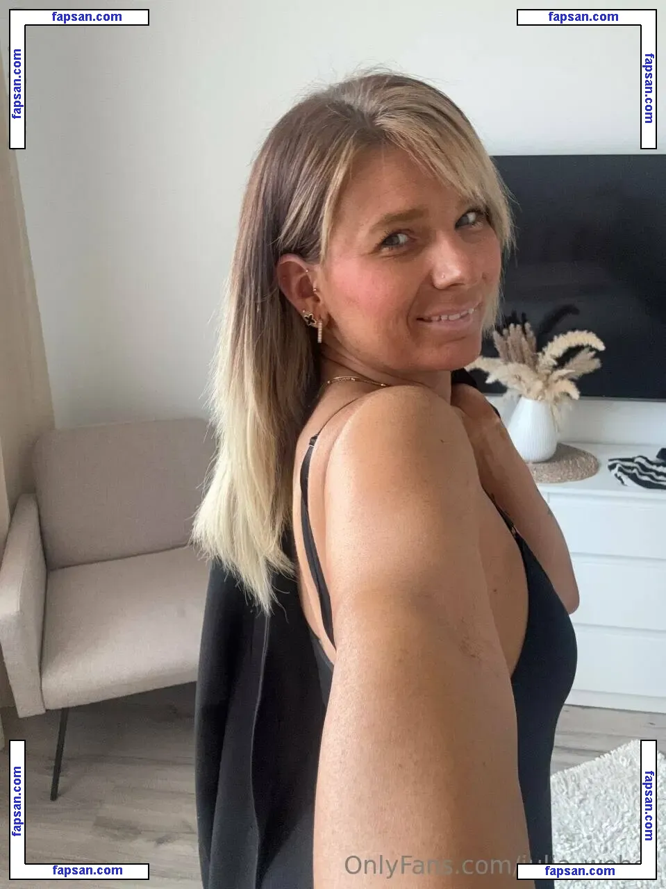 Julia_weber nude photo #0029 from OnlyFans