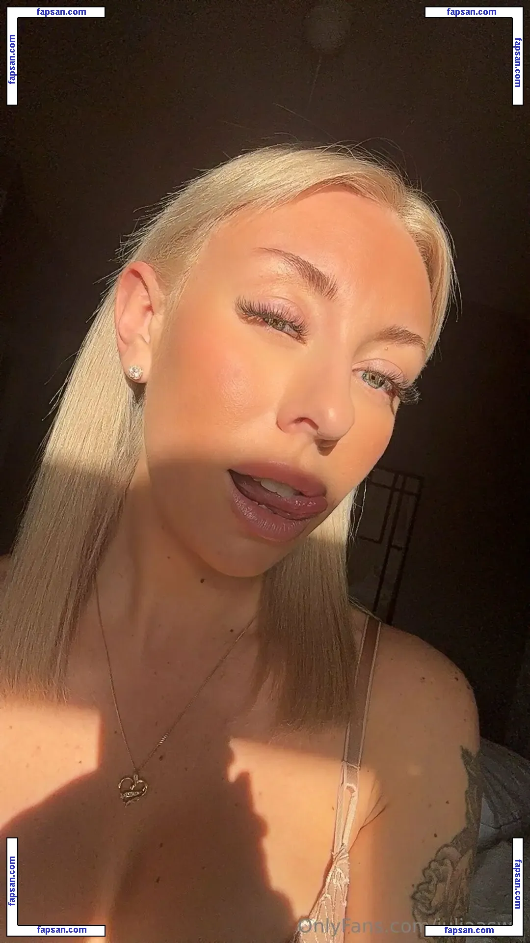 juliaaswe nude photo #0006 from OnlyFans