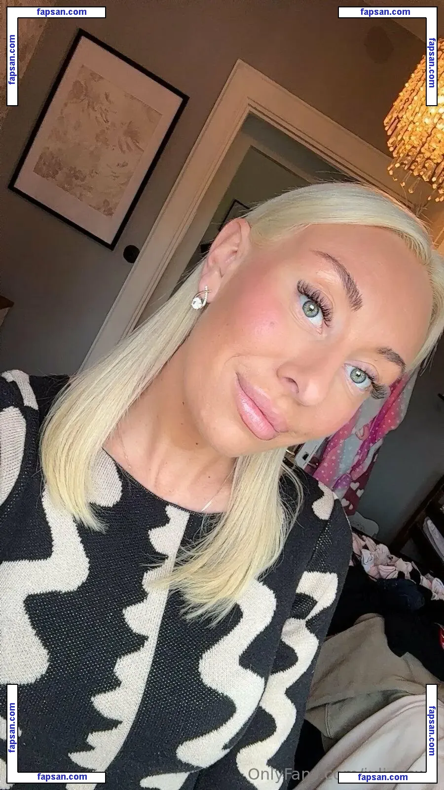 juliaaswe nude photo #0009 from OnlyFans