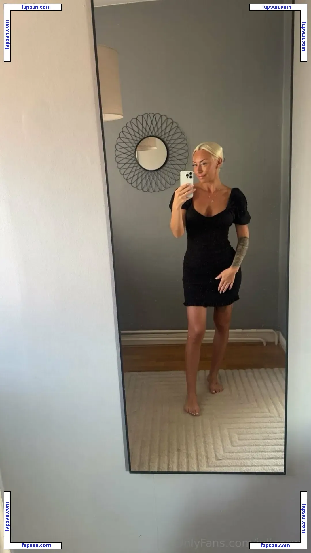 juliaaswe nude photo #0015 from OnlyFans