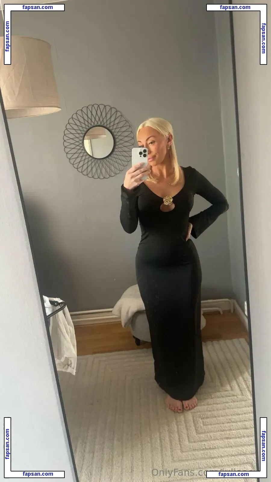juliaaswe nude photo #0022 from OnlyFans