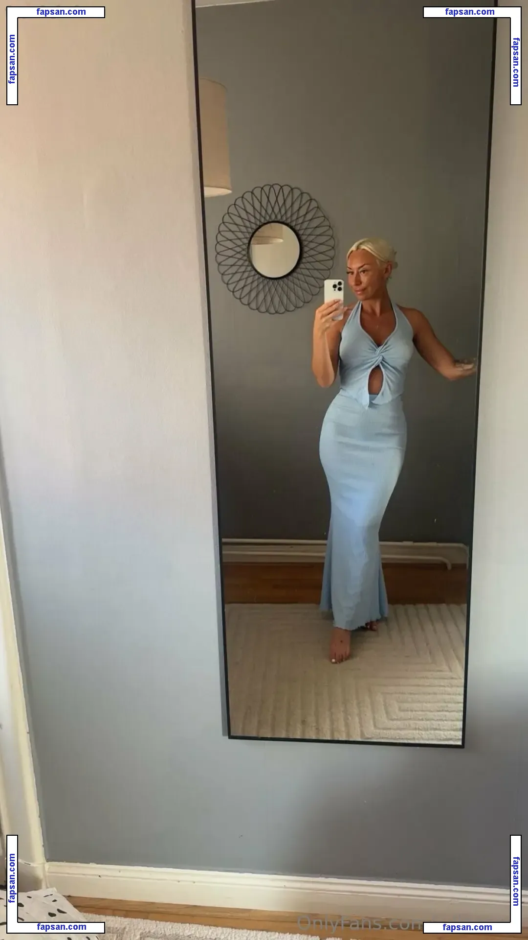 juliaaswe nude photo #0026 from OnlyFans