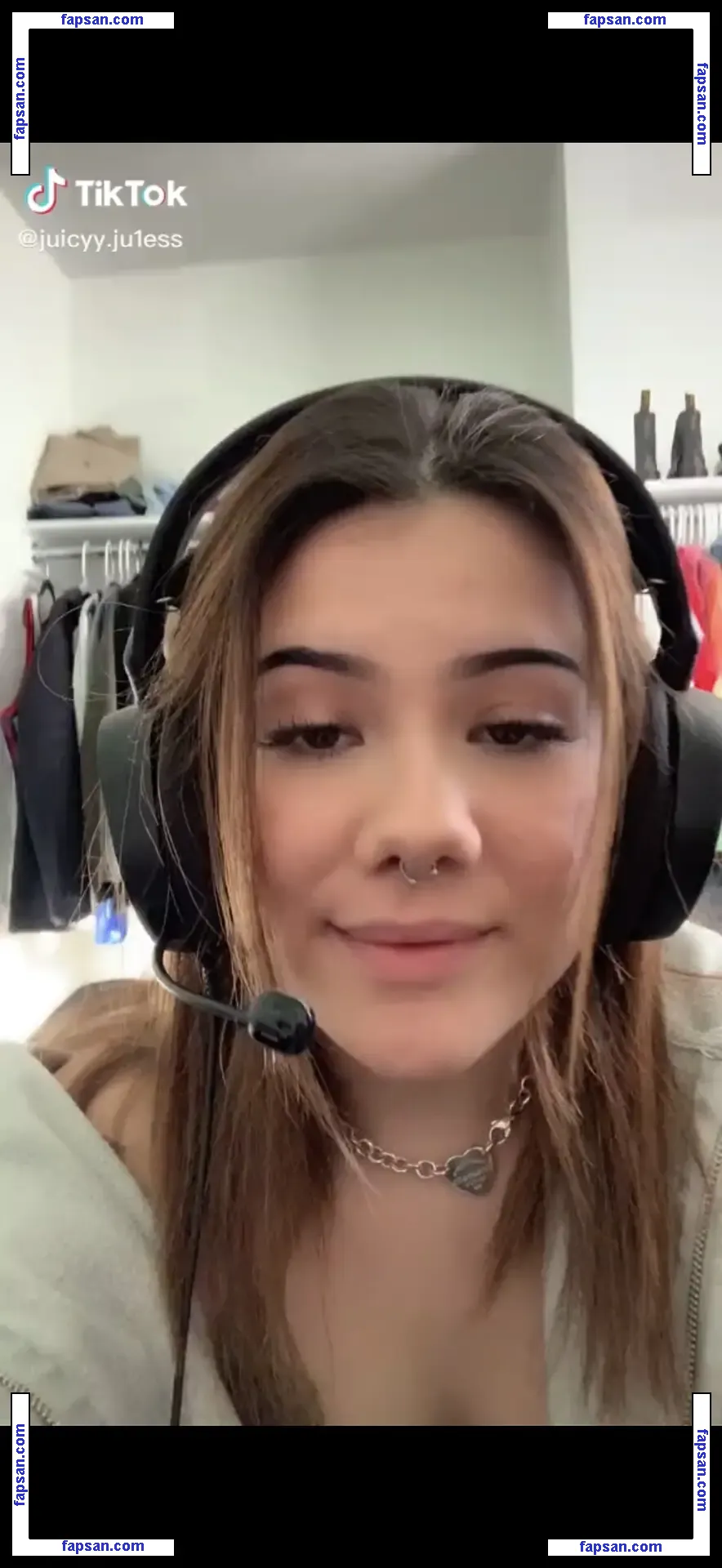 Juliagoolia69 nude photo #0001 from OnlyFans