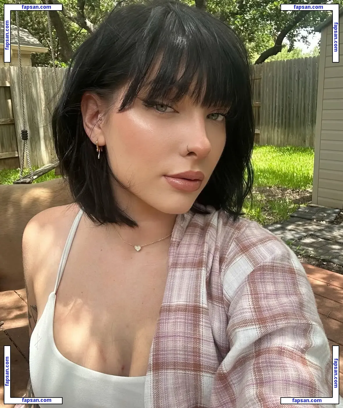 Juliakins nude photo #0004 from OnlyFans