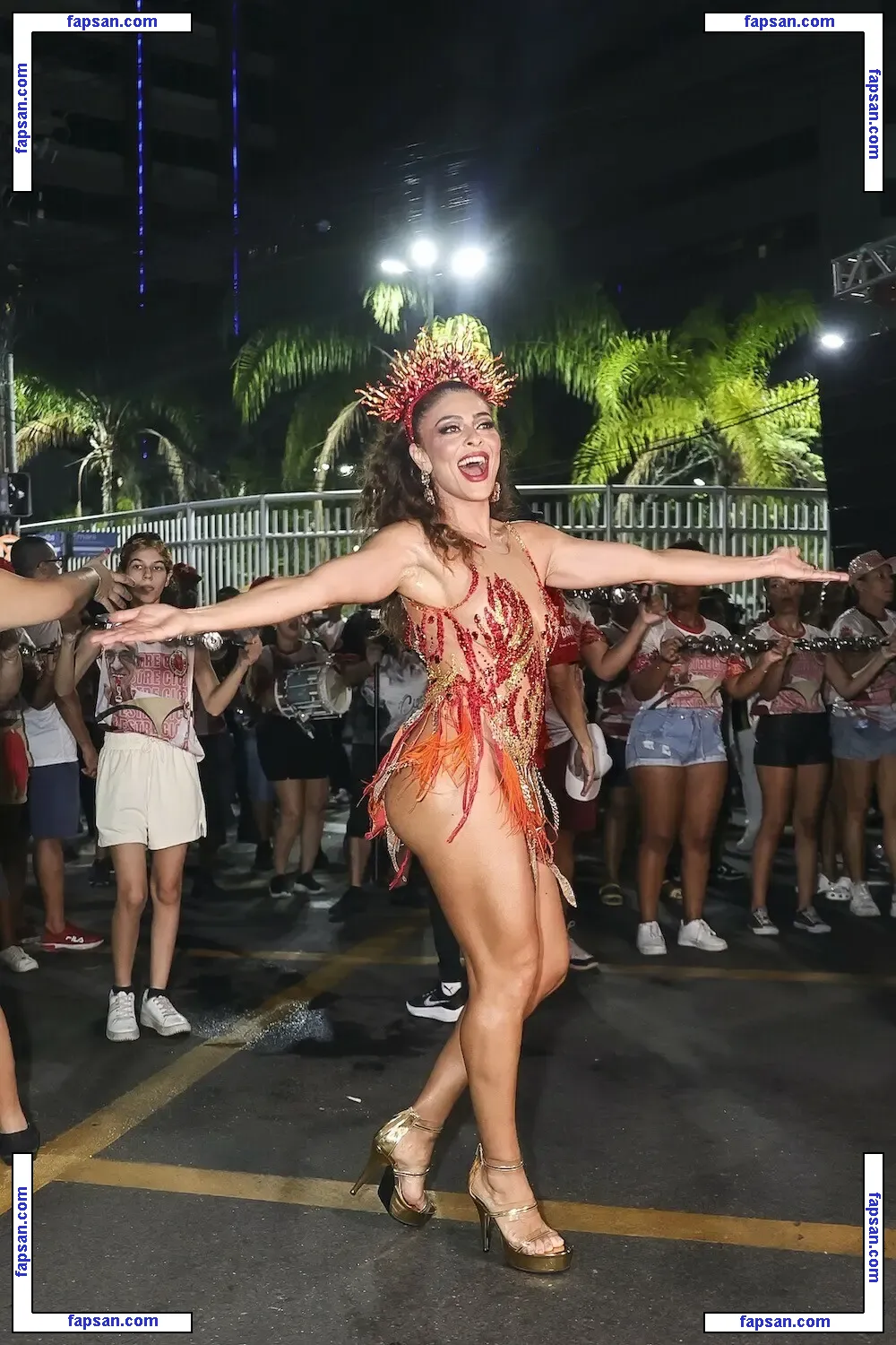 Juliana Paes голая фото #0205 с Онлифанс