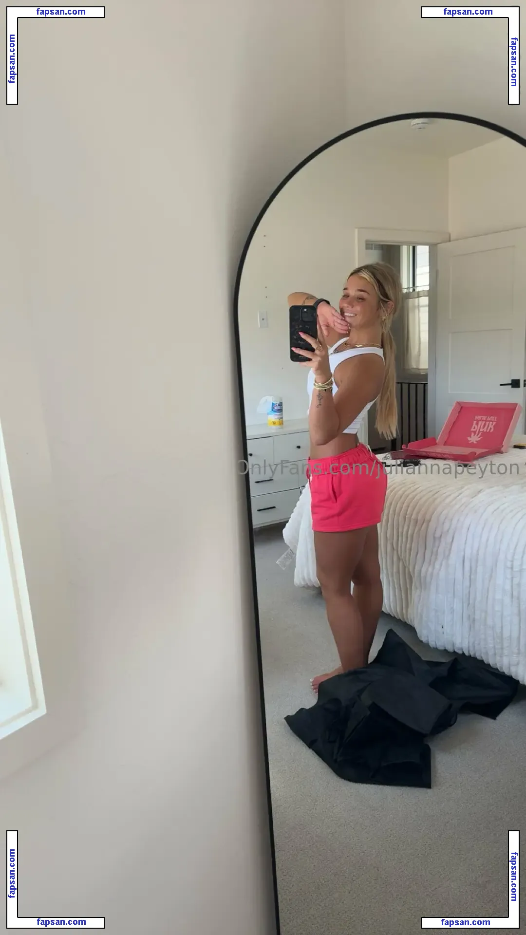 juliannapeyton nude photo #0010 from OnlyFans