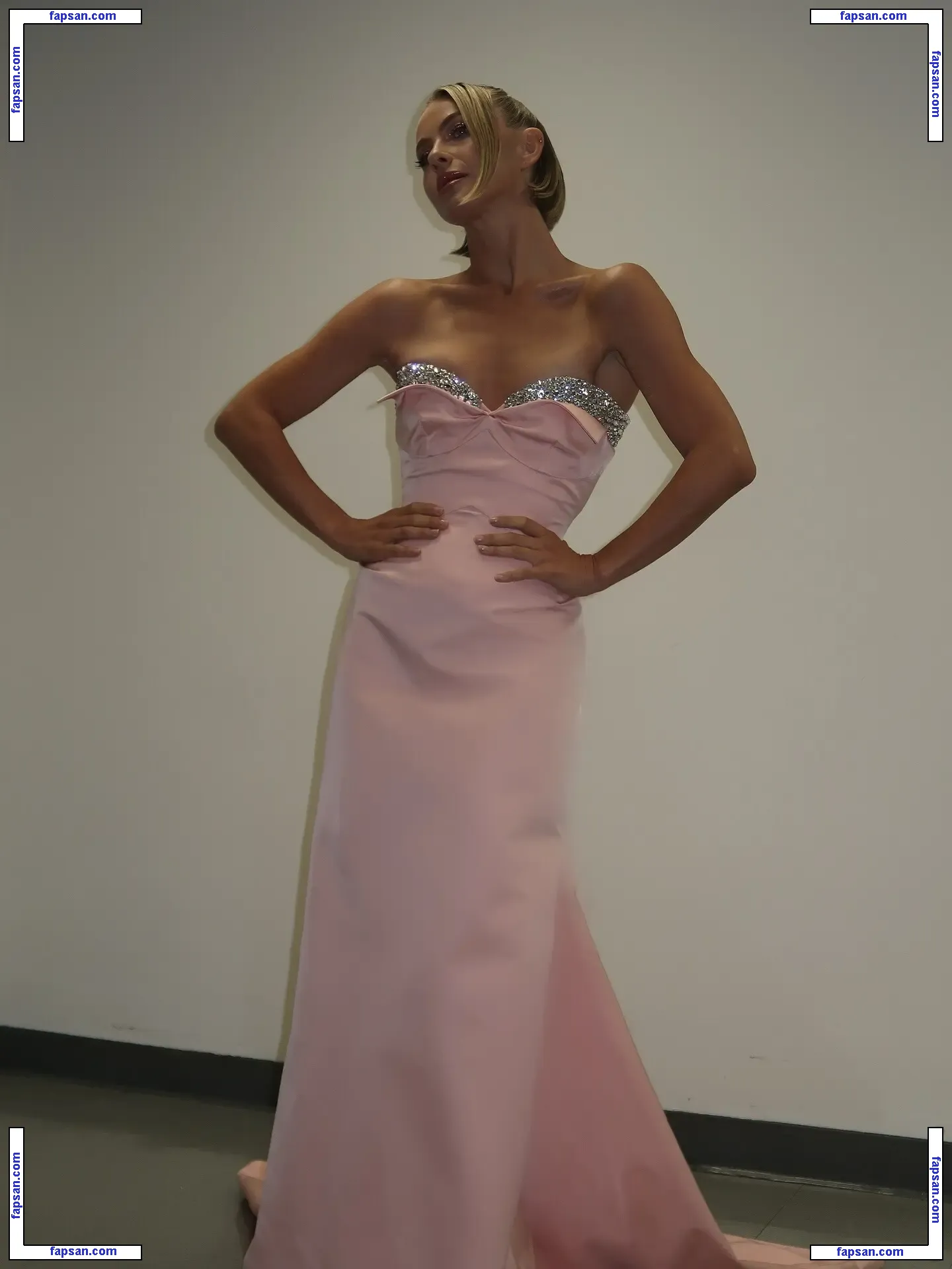 Julianne Hough nude photo #2479 from OnlyFans