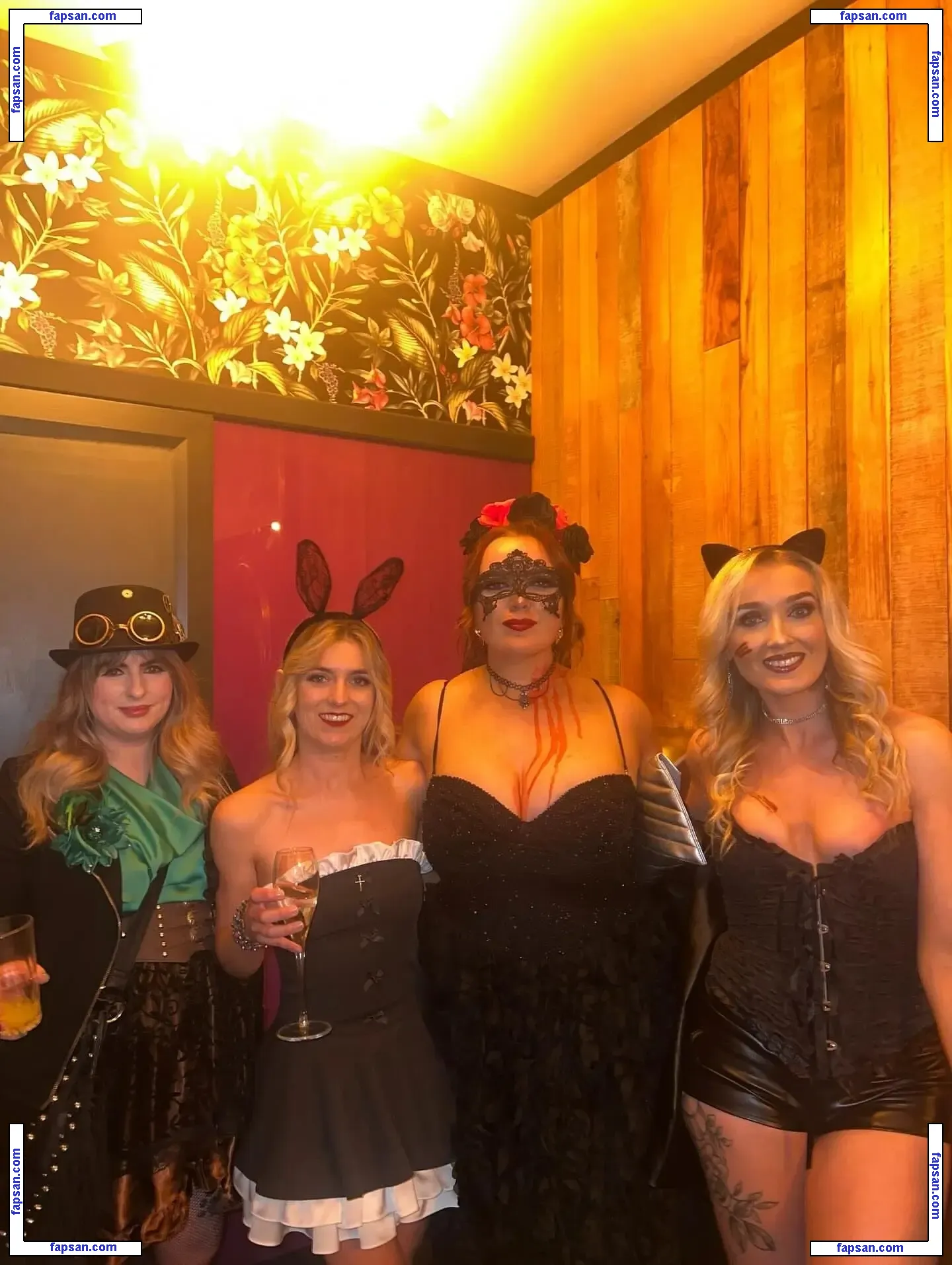 Julie Donaldson nude photo #0024 from OnlyFans