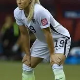 Julie Ertz голая #0005