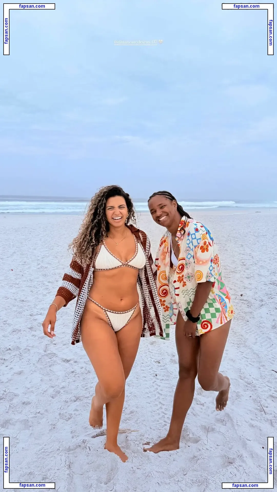 Julie Santos голая фото #0010 с Онлифанс