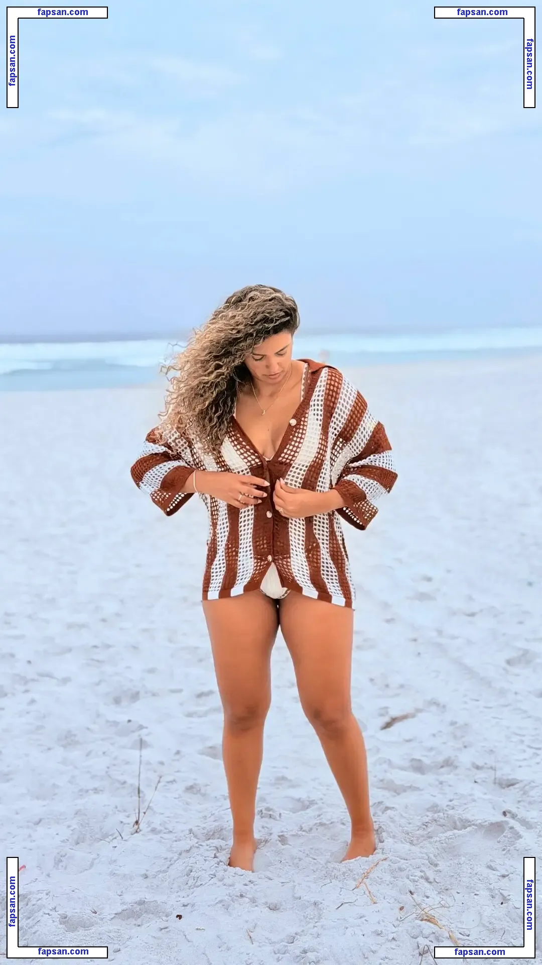 Julie Santos голая фото #0012 с Онлифанс