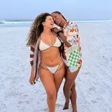 Julie Santos голая #0015