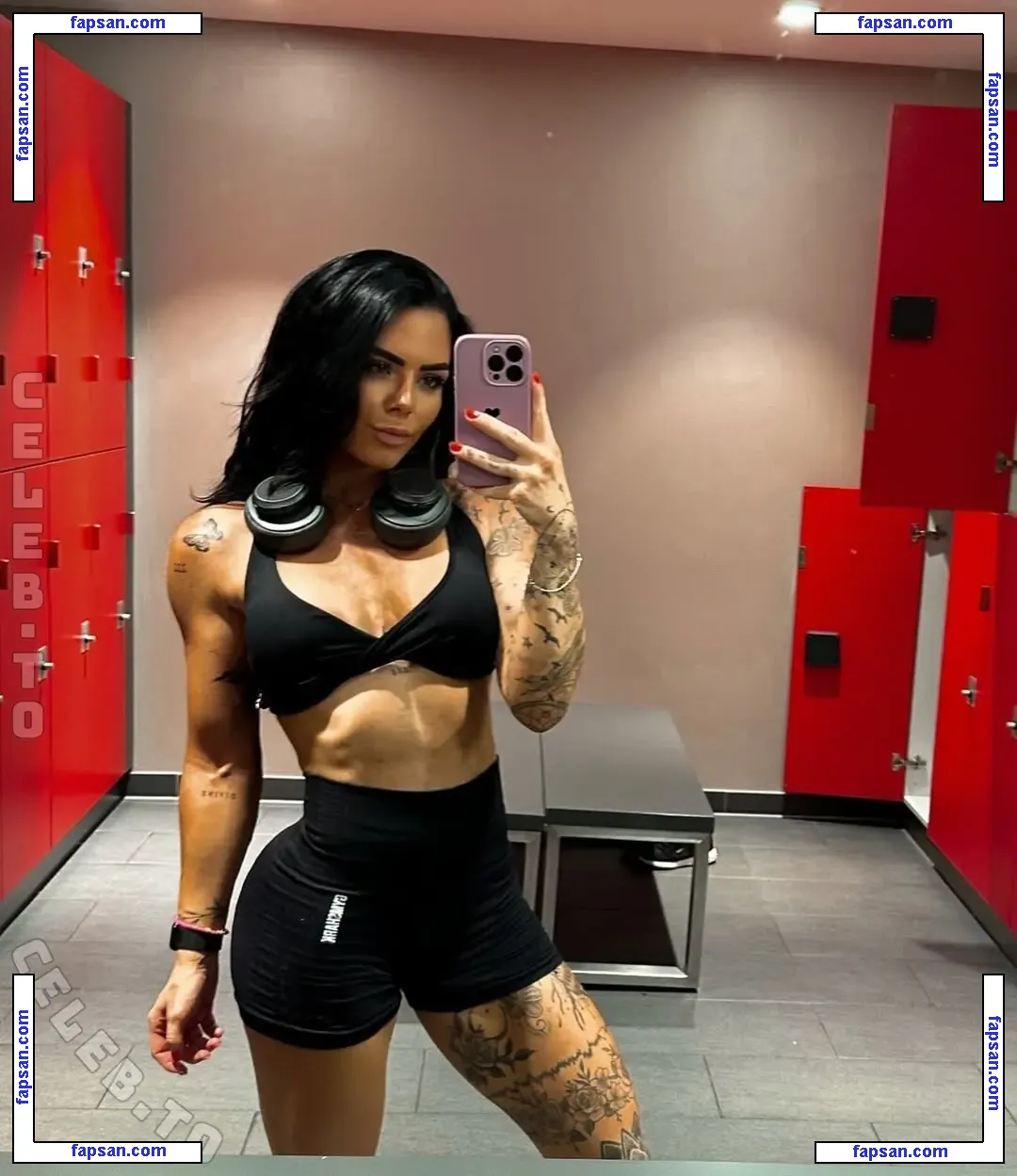 Julie_Sixx nude photo #0004 from OnlyFans