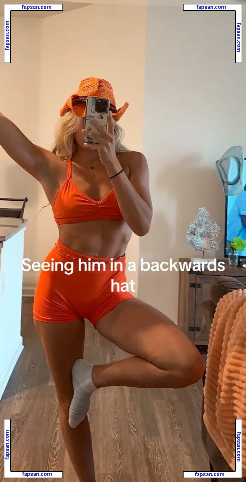 julie.tirado nude photo #0100 from OnlyFans