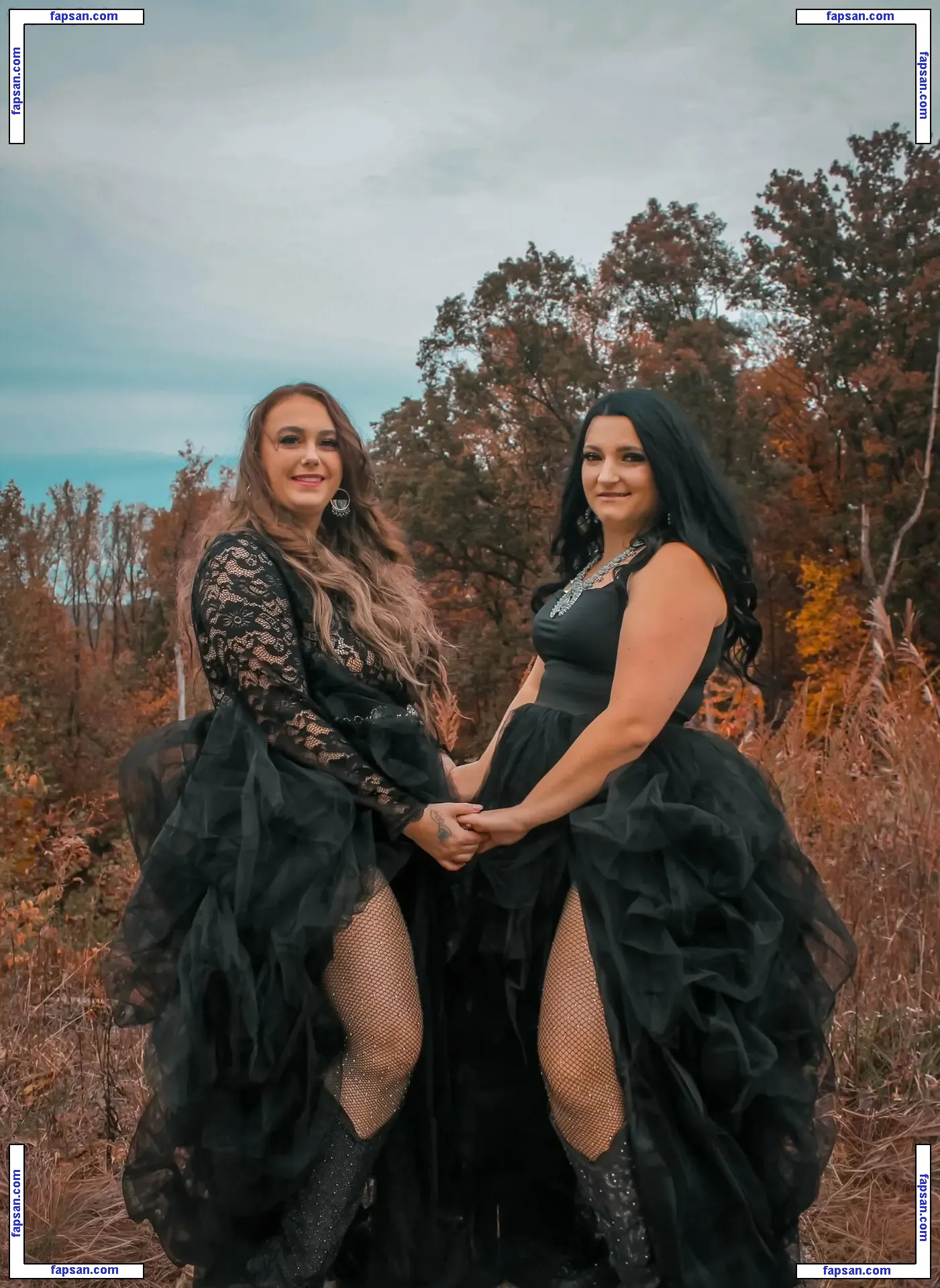 Julie1030 / Mariebaby1622 nude photo #0005 from OnlyFans