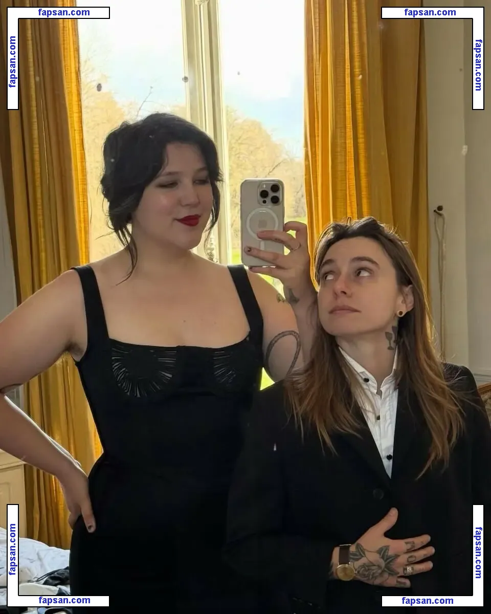 Julien Baker голая фото #0009 с Онлифанс