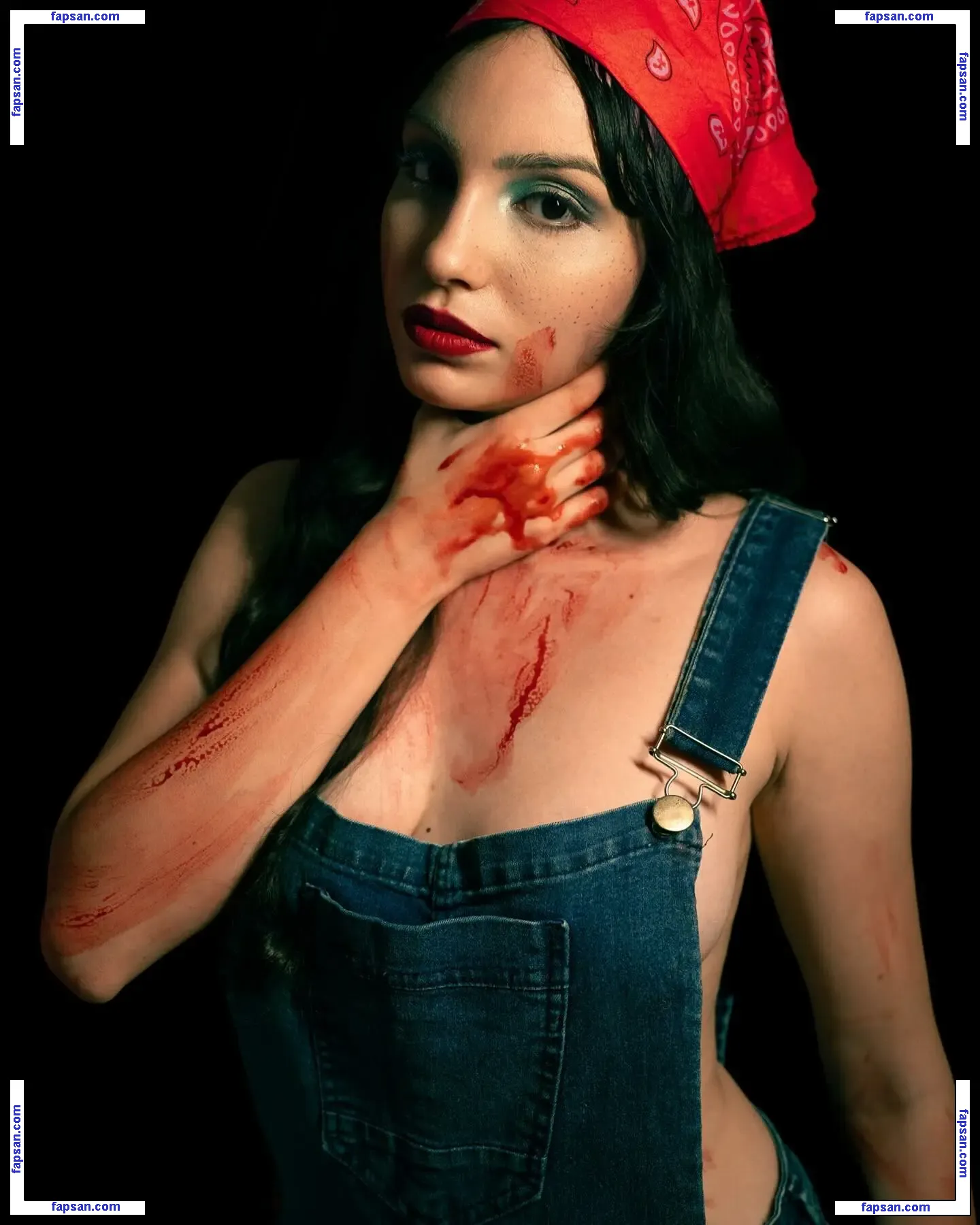 juligeek голая фото #0001 с Онлифанс