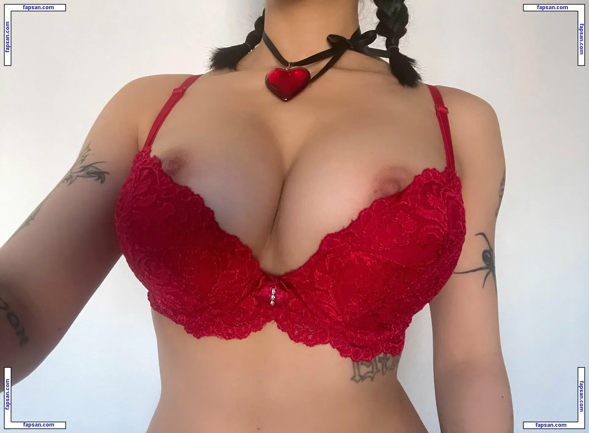 Julzthefools nude photo #0006 from OnlyFans