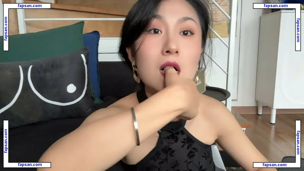 Junchi Cheung nude photo #0009 from OnlyFans