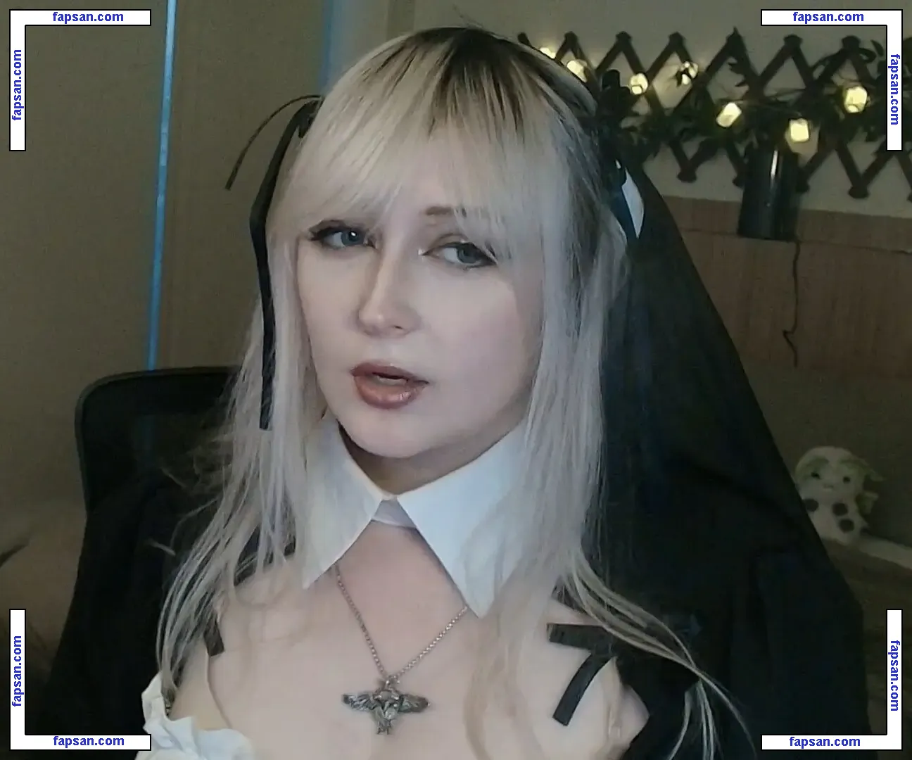 Juniper Actias nude photo #0038 from OnlyFans