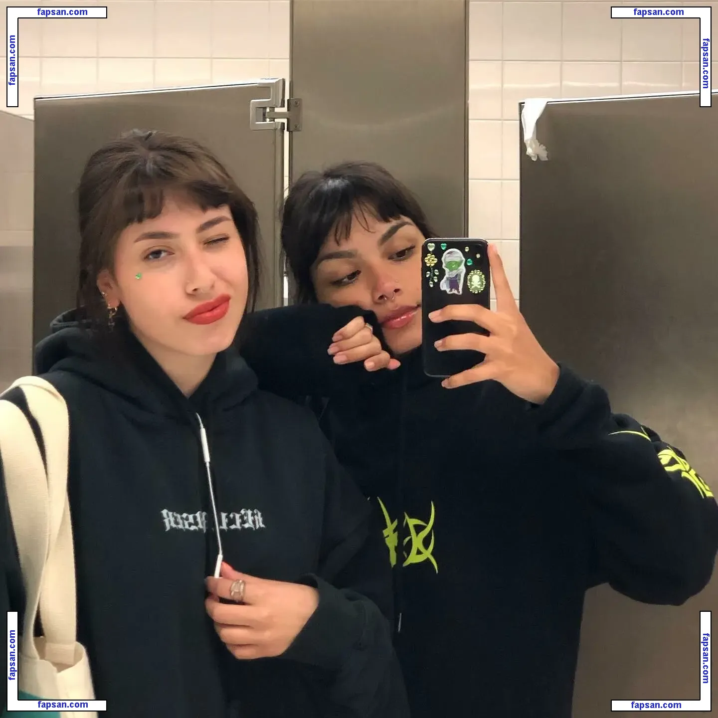 junoblu nude photo #0010 from OnlyFans