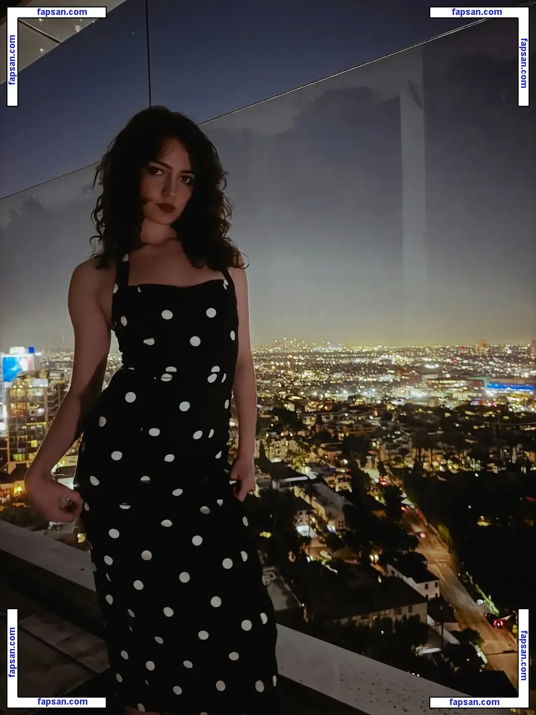 Jupiter Neptune голая фото #0004 с Онлифанс