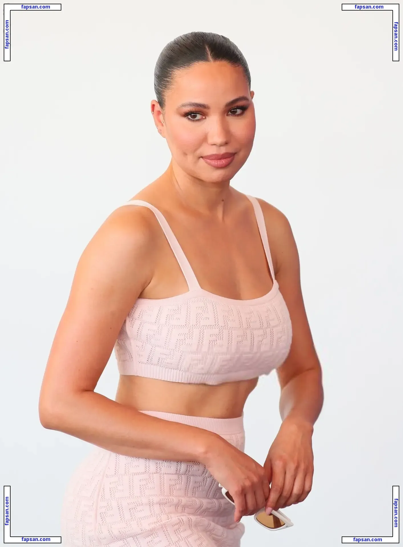 Jurnee Smollett nude photo #0123 from OnlyFans