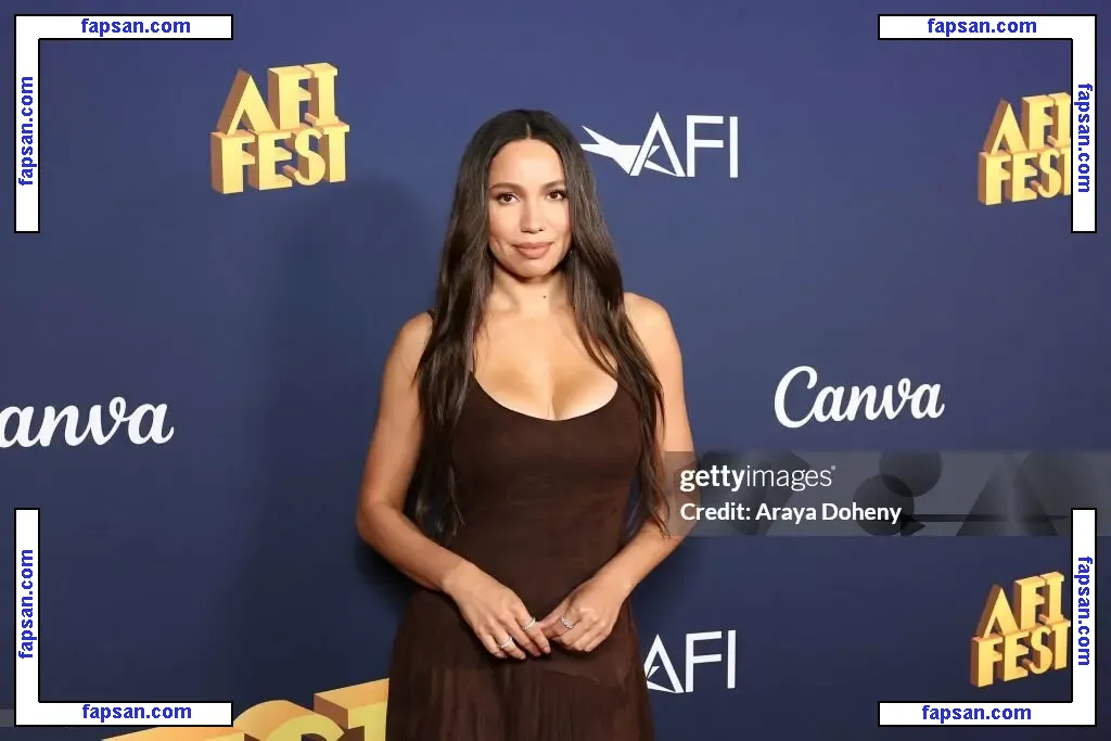 Jurnee Smollett nude photo #0171 from OnlyFans