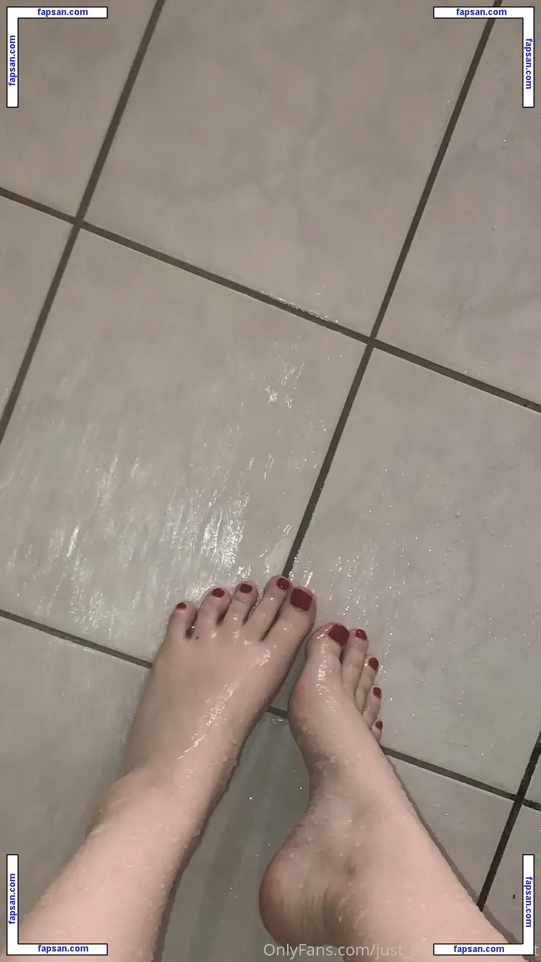 just_me_and_my_feet nude photo #0004 from OnlyFans