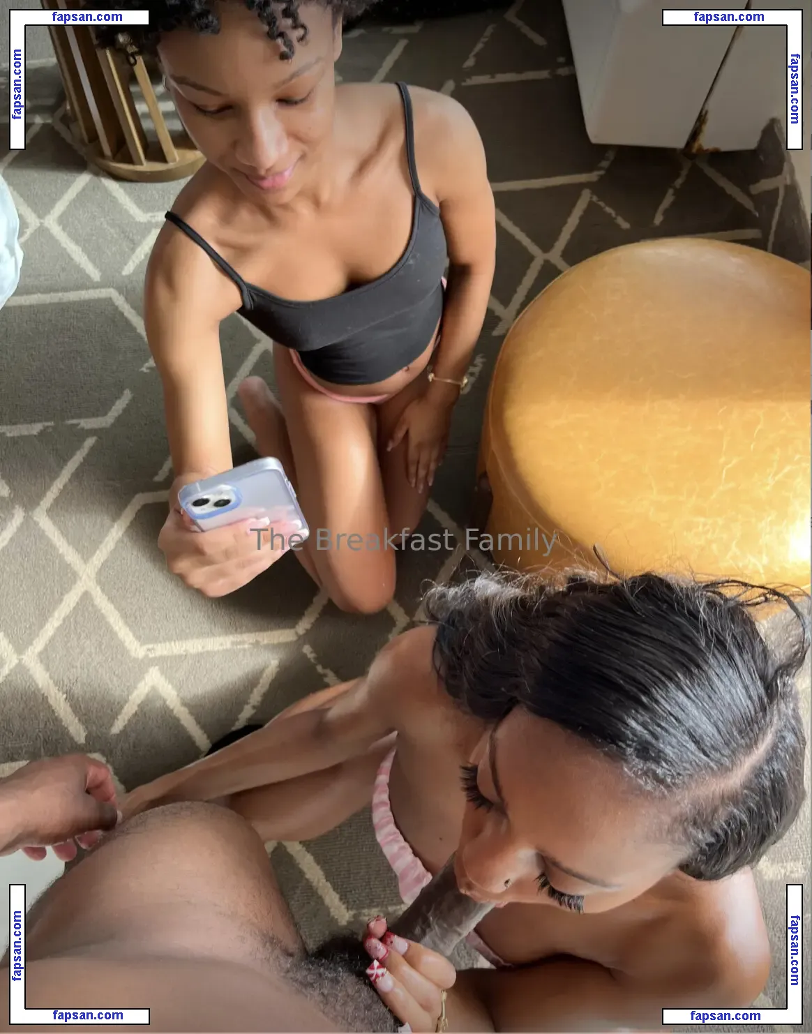 Justbreakfast голая фото #0021 с Онлифанс