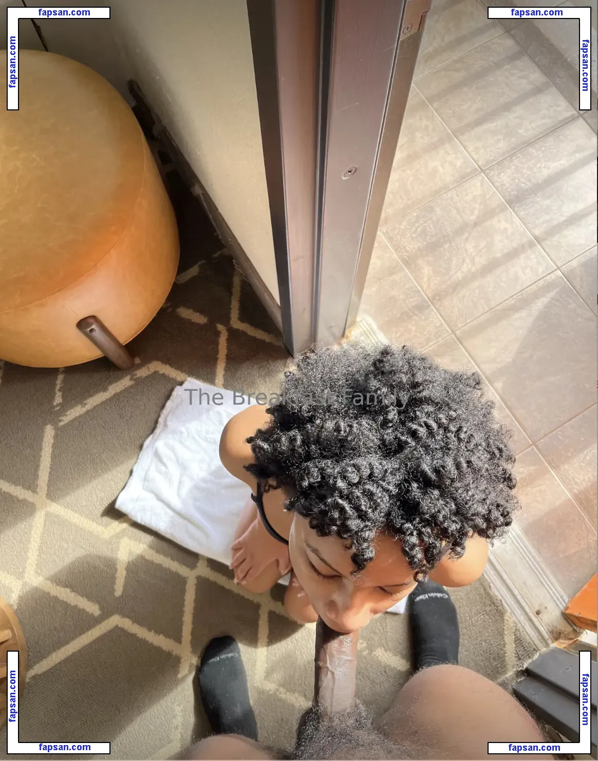 Justbreakfast голая фото #0032 с Онлифанс