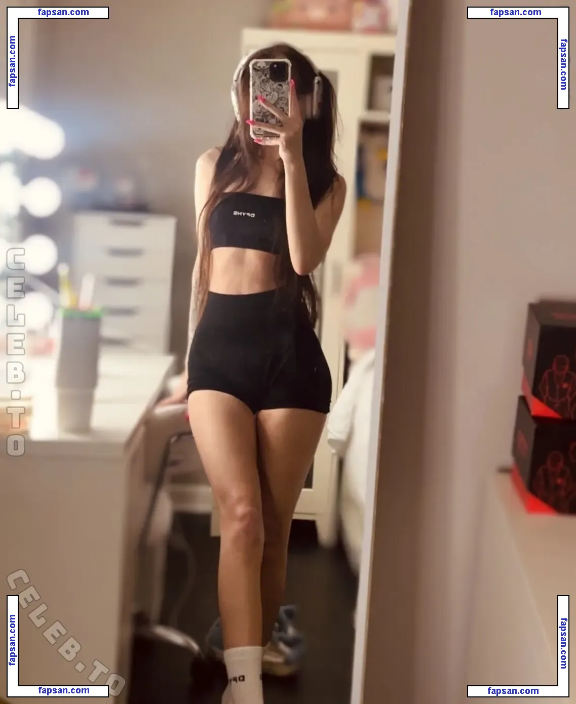 justfoxii nude photo #0002 from OnlyFans