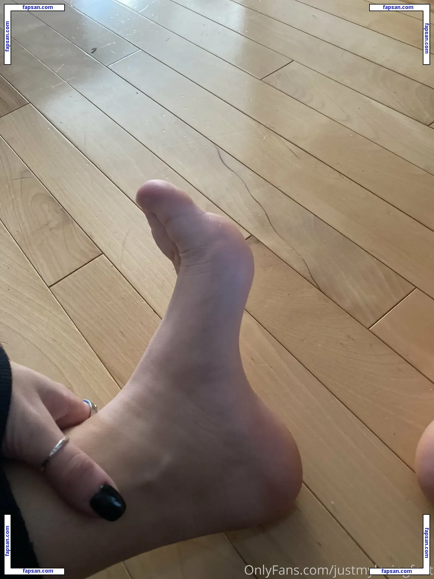 justmylovingfeet nude photo #0004 from OnlyFans