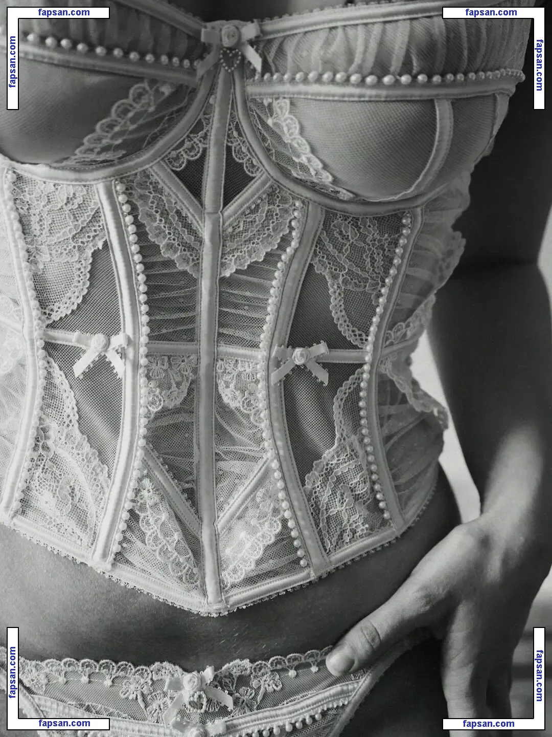 Juultje Tieleman голая фото #0004 с Онлифанс