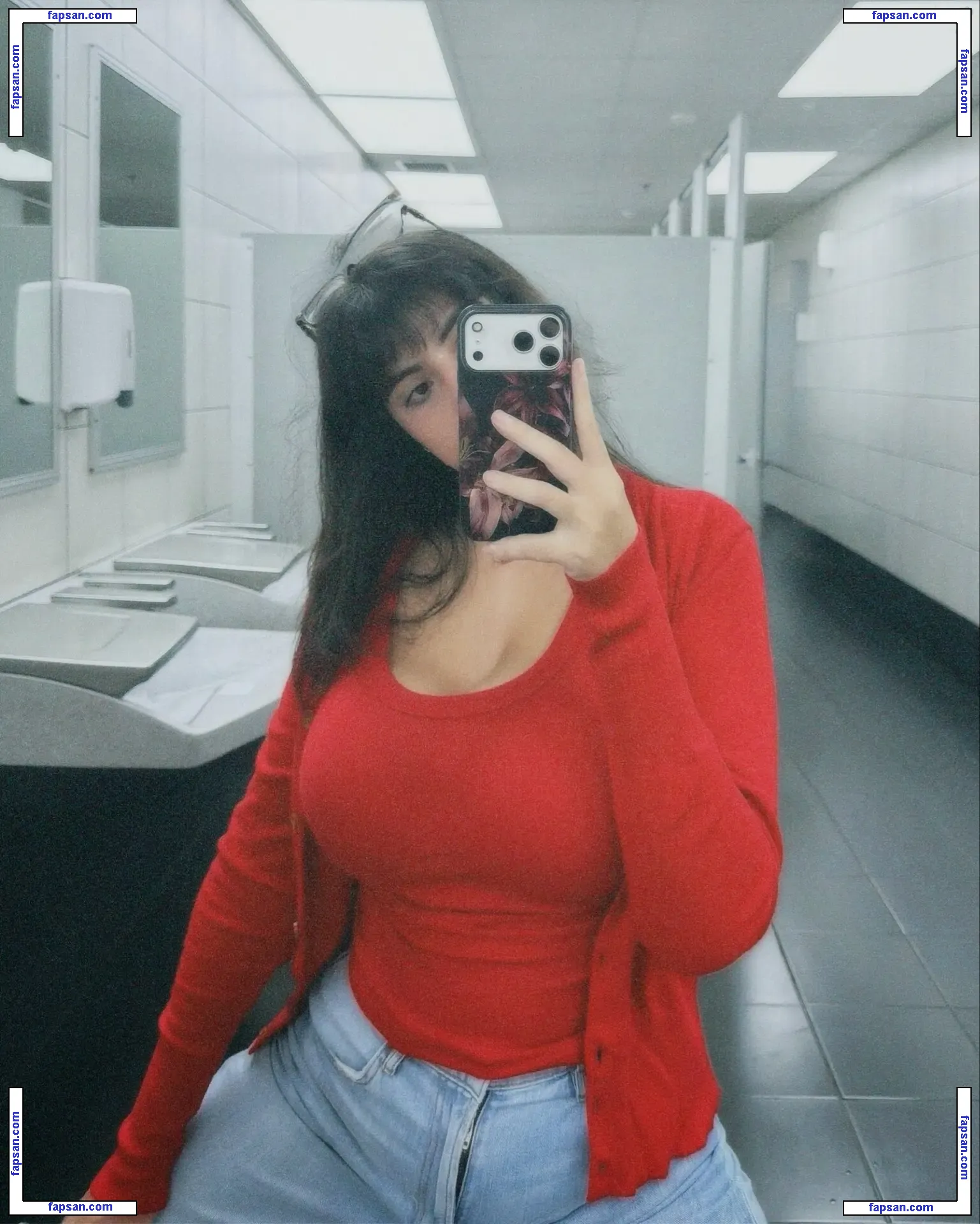 juztcamy голая фото #0004 с Онлифанс