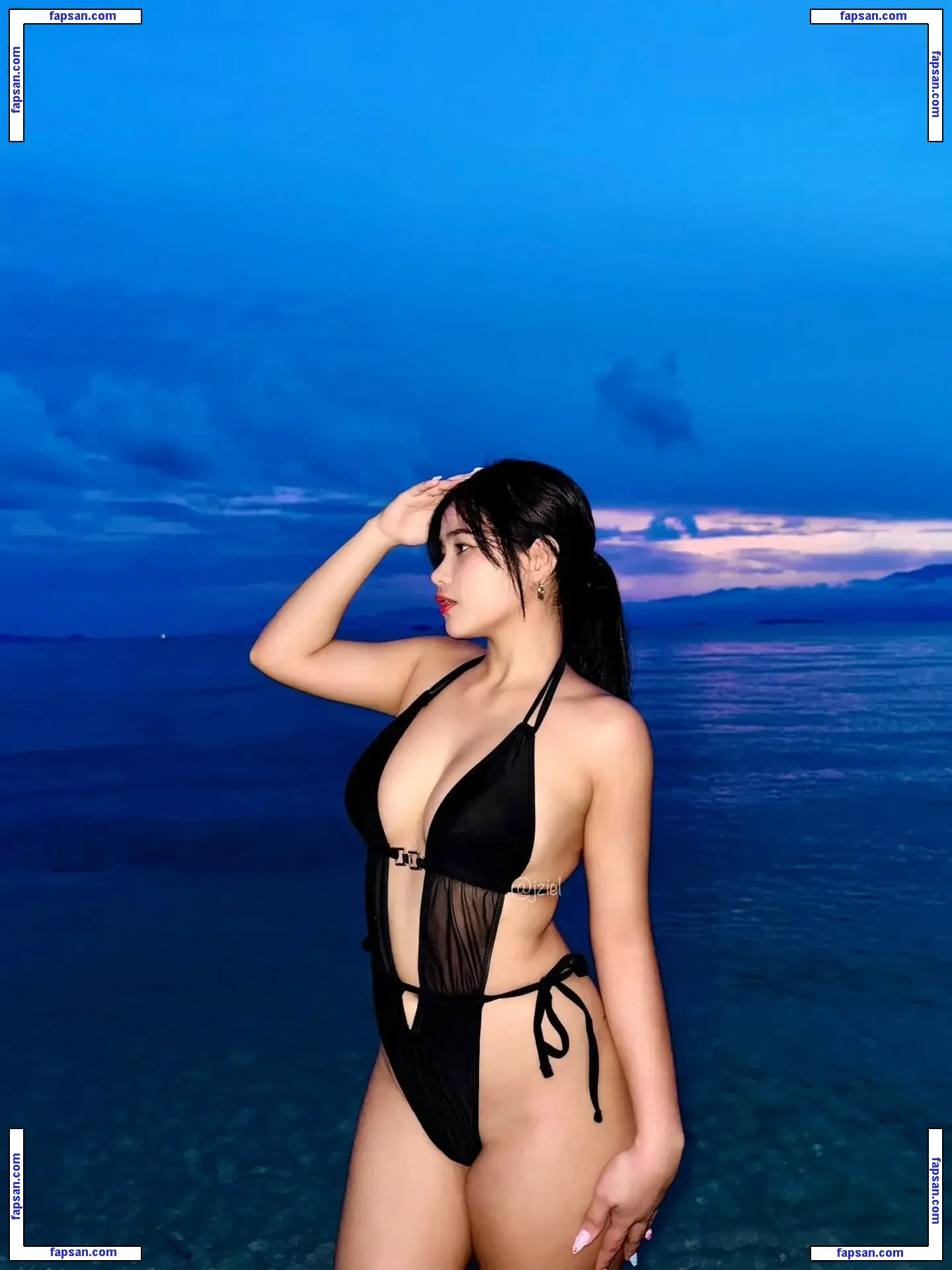 jziel.m nude photo #0021 from OnlyFans