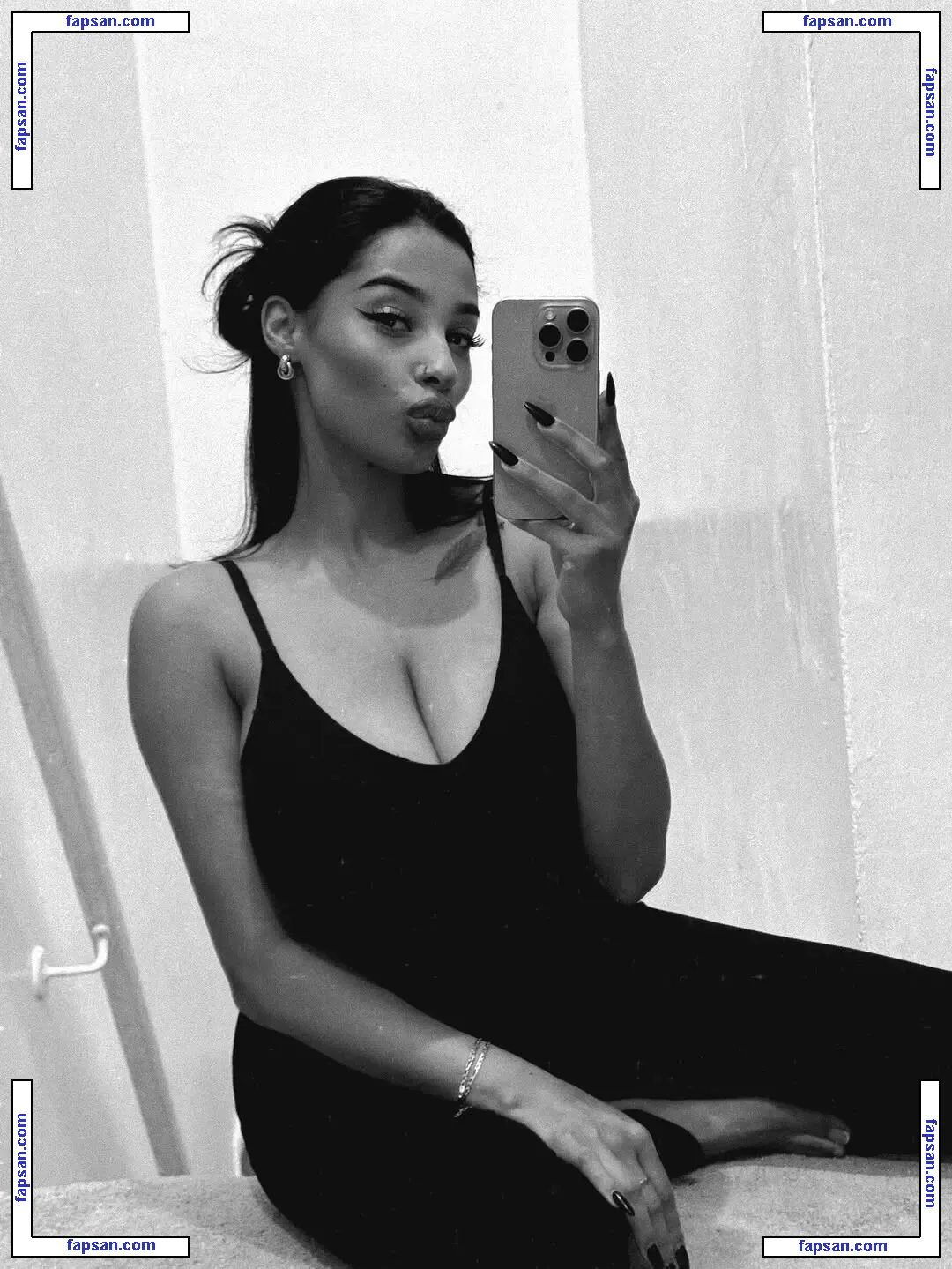 Kadelle Samuals голая фото #0010 с Онлифанс