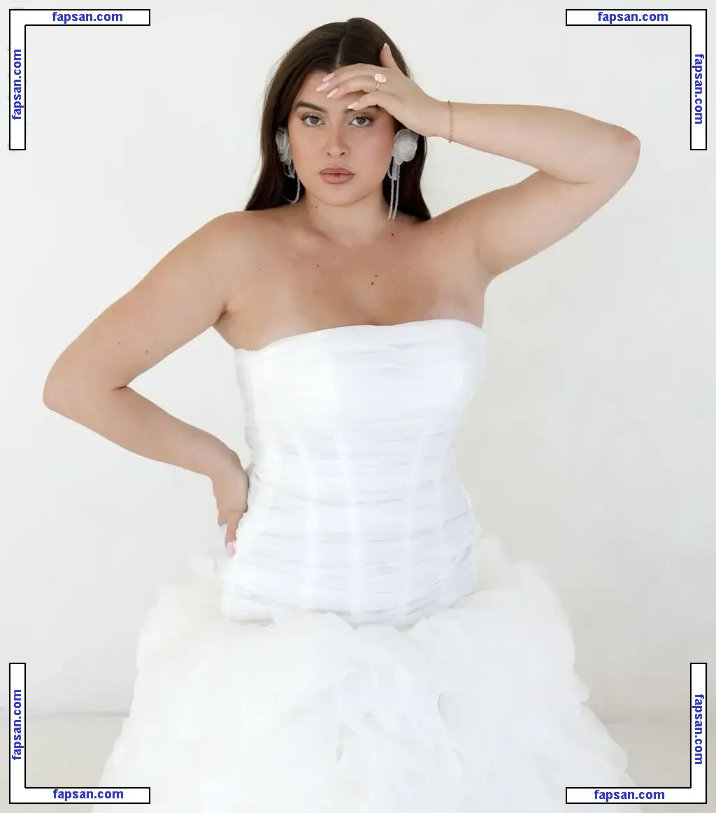 Kalani Hilliker nude photo #0532 from OnlyFans