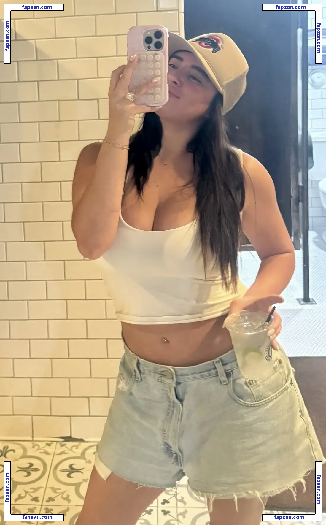 Kalani Hilliker nude photo #0556 from OnlyFans