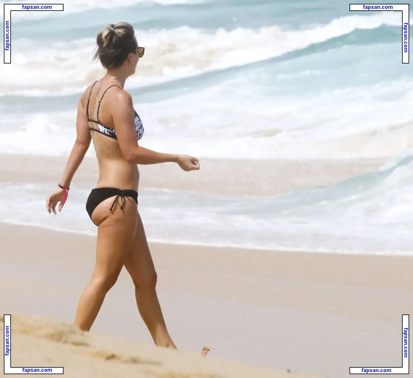 Kaley Cuoco nude photo #0440 from OnlyFans